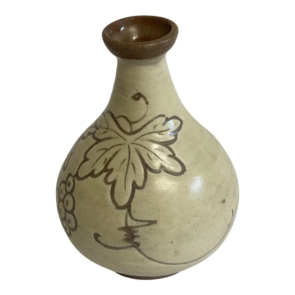Vintage H.Y. Korea Studio Pottery Grape Vine Bud Vase 4.5 inch